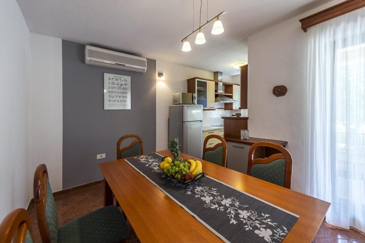 Spacious Three-Bedroom Villa Balun With Pool Poreč Extérieur photo